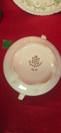 Image 3 of Sucrier en porcelaine motif lierre – Avec couvercle et assiette assortie Royal Gadroon