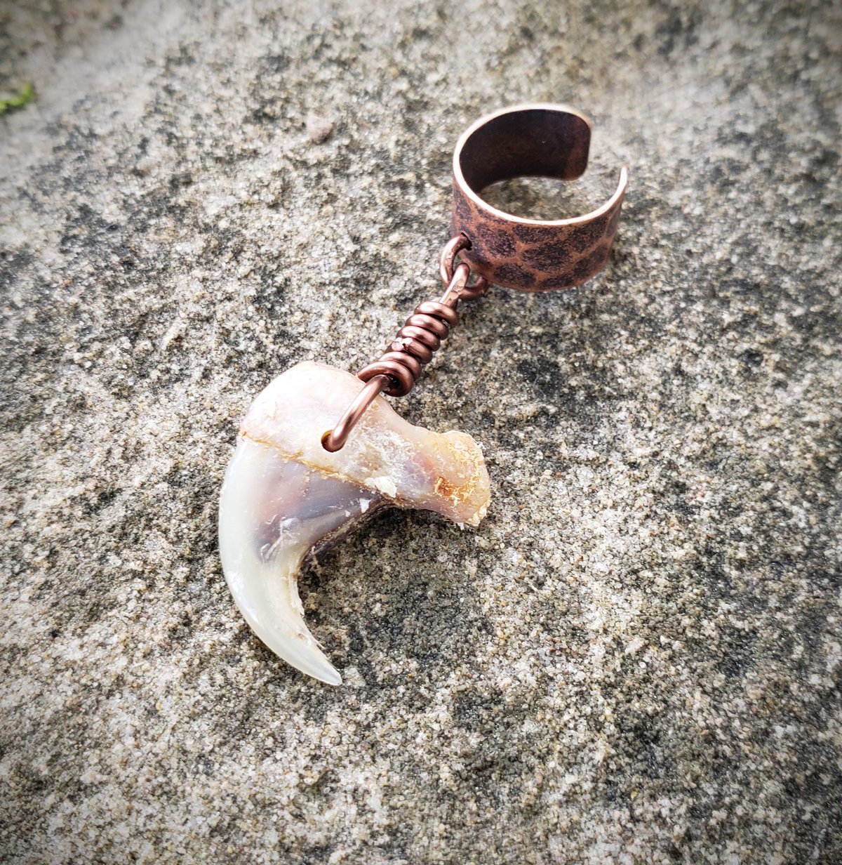 Image of Bobcat Claw Ear Cuff