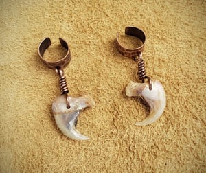 Image of Bobcat Claw Ear Cuff