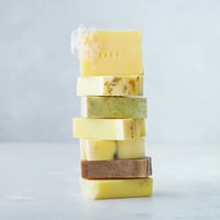 Image 2 of Bath Gift box- Kiss