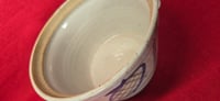 Image 3 of Bol mélangeur en grès peinturé à la main