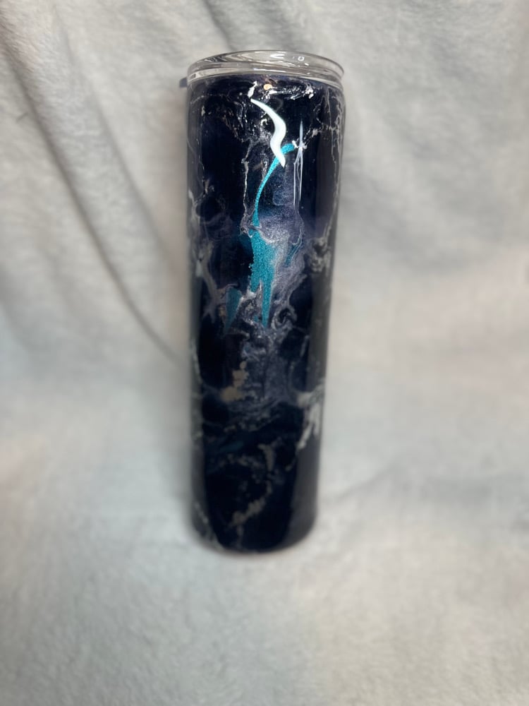 Image of 30oz Lightening Black Hole