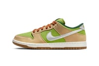 Image 2 of Zapatillas The Nike SB Dunk Low Pro Escargot en liquidación.