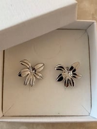 Image 2 of Lilie Silver Flower Earrings Stainless Steel 