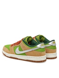 Image 4 of Zapatillas The Nike SB Dunk Low Pro Escargot en liquidación.