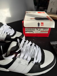 Image 3 of Vintage Es Rodrigo TX size 7