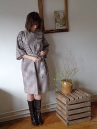 Image 3 of gingham cotton DRESS // wide sleeves, with belt
