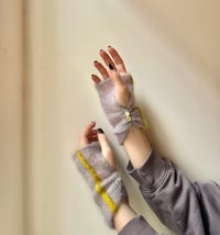 Image 2 of scrunchy handwarmers ~ pea 