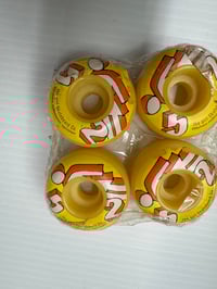 Image 2 of Vintage girl logo wheels 52 mm 