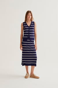 Image 1 of Falda midi con rayas azul marino y blanco
