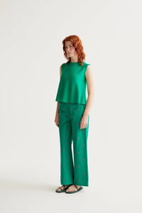 Image 4 of Top básico de punto verde