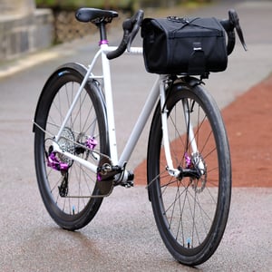 Image of DISPONIBLE - Distance Croix-Morand 2026 - Taille M - blanc nacré