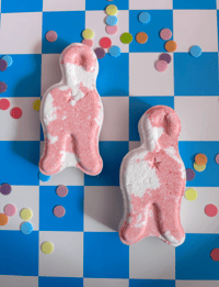 Image 2 of you've got to be kitten me! bath bomb