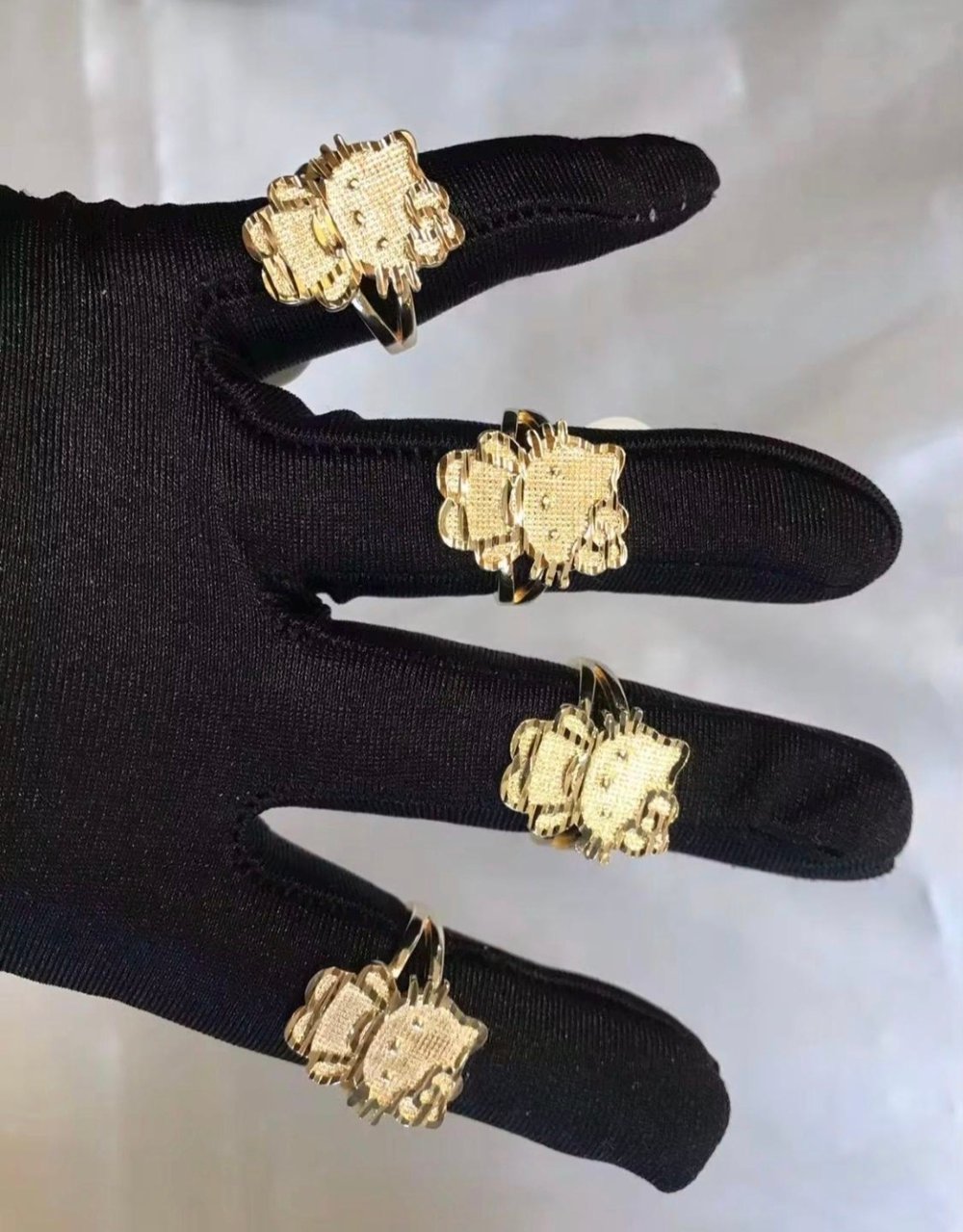 Image of Hello Kitty full body 1