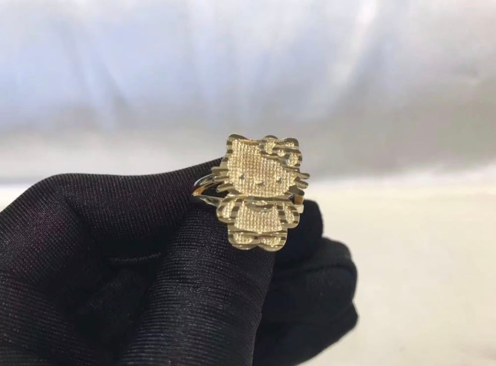 Image of Hello Kitty full body 1