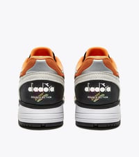 Image 5 of Zapatilla Diadora N9002 en liquidación.