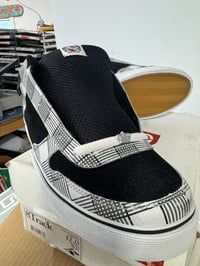 Image 1 of Vintage Circa 8 track size 11