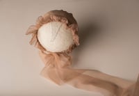 LEA bonnet in caramel