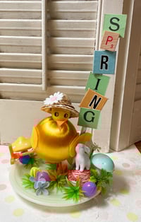Vintage Sassy Easter Chick Spring Decoration