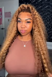 Image 1 of 28” 7x5 Highlighted Deepwave Wig (BGM)