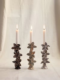 Image 2 of 'Éclore' candlestick