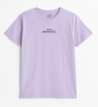 Image 2 of Camiseta Las SinSombrero. Color lila.