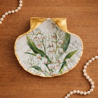 Image 1 of Shell trinket dish Lily of the valley design with gold May birth flower 