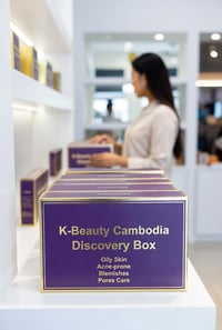 Matte Clear Oily Acne 8 Items Skincare Essentials Box - $49.89 (Value ~$180)