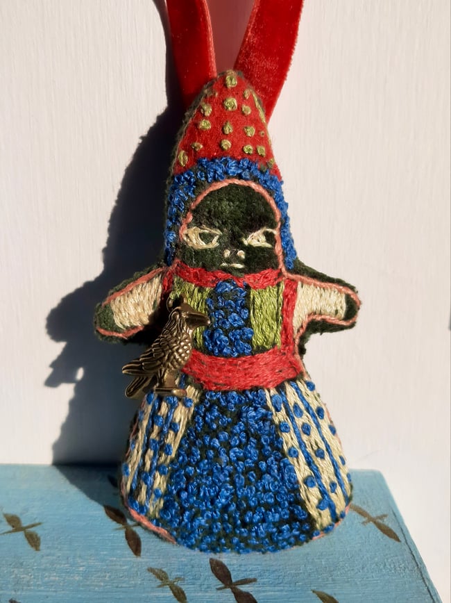 Frog spirit ~ Totem ~ embroidered figurine