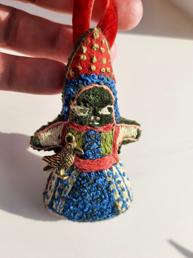 Frog spirit ~ Totem ~ embroidered figurine