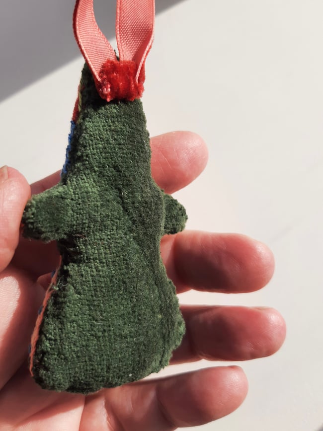 Frog spirit ~ Totem ~ embroidered figurine