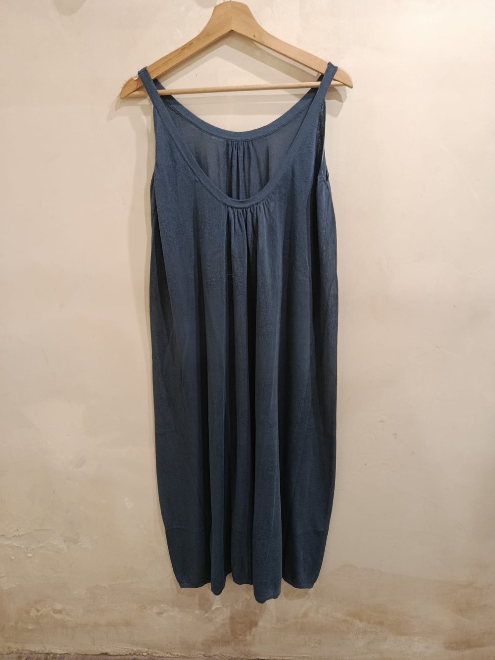 Image of 3-Vestido vuelo escote cobalto 