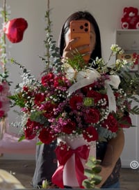 Image 2 of Red blooms floral mix 