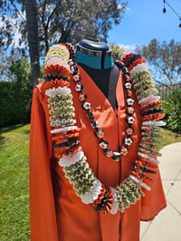Image 2 of The Signature Money Plumeria Lei