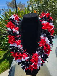 Image 1 of Orchid Petal Flower Lei