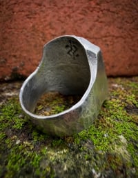 Image 5 of WL&A Heavy Old Style Sterling Silver Royston Heishi Medicine Whirling Log Signet - Size 12