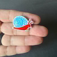 Image 3 of Snail Enamel Pin in White Dyed Plating with Swirling Shell