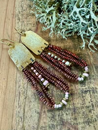 Image 11 of Peaces of Luanda in brownish red II. Beaded brass earrings n2