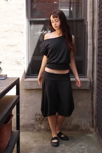 Image 2 of The Draped 3/4 pants