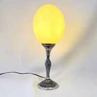 Image 5 of Lampe oeuf d'autruche sur pied en métal argenté  ancien  - Cabinet de curiosités