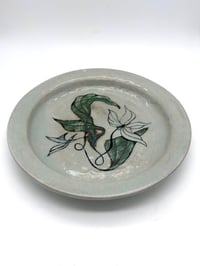 Abstract flower plate