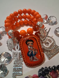Orange Nik