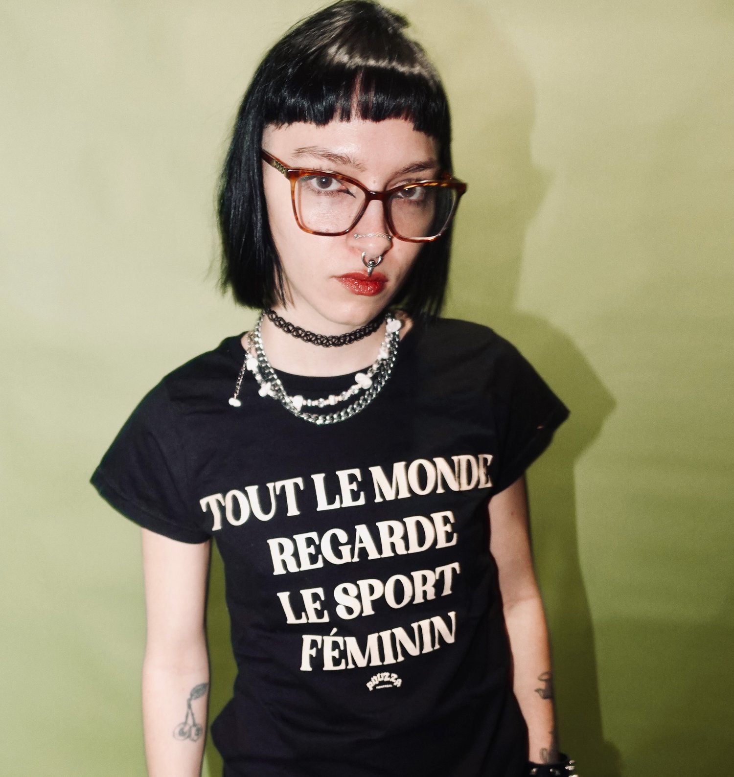 Image de " TOUT LE MONDE REGARDE LE SPORT FÉMININ " T-Shirts ( Homme & Femme ), Camisoles & VNeck ( Fem )