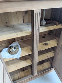 Image 4 of L'ARMOIRETTE EN CHÂTAIGNIER 