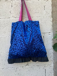 Image 3 of Bolsa feita a man. Leopardo azul. MALA CHISPA TE COMA. Modelo exclusivo!