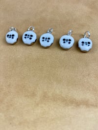 Image 3 of Tiny Happy Skull Charms - Platinum Lustre