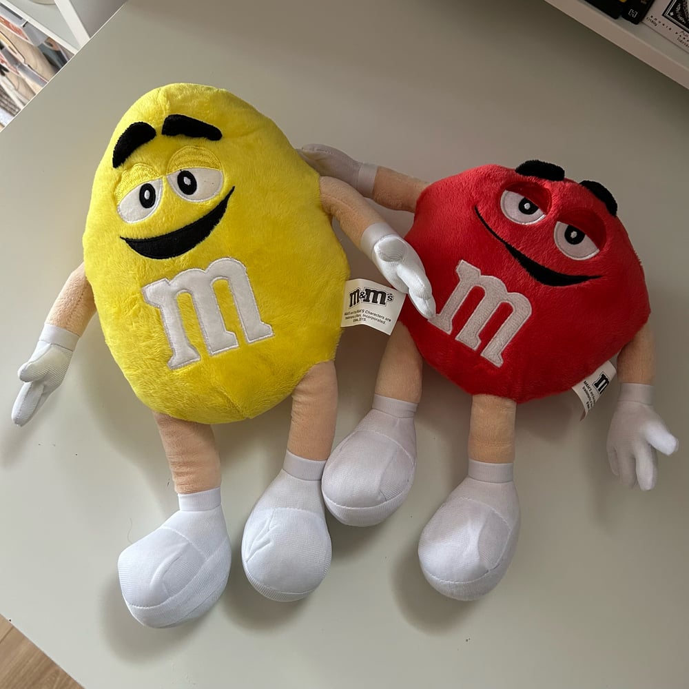 Image of LOT PELUCHES M&M's