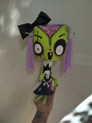 Tonia The Zombie!!