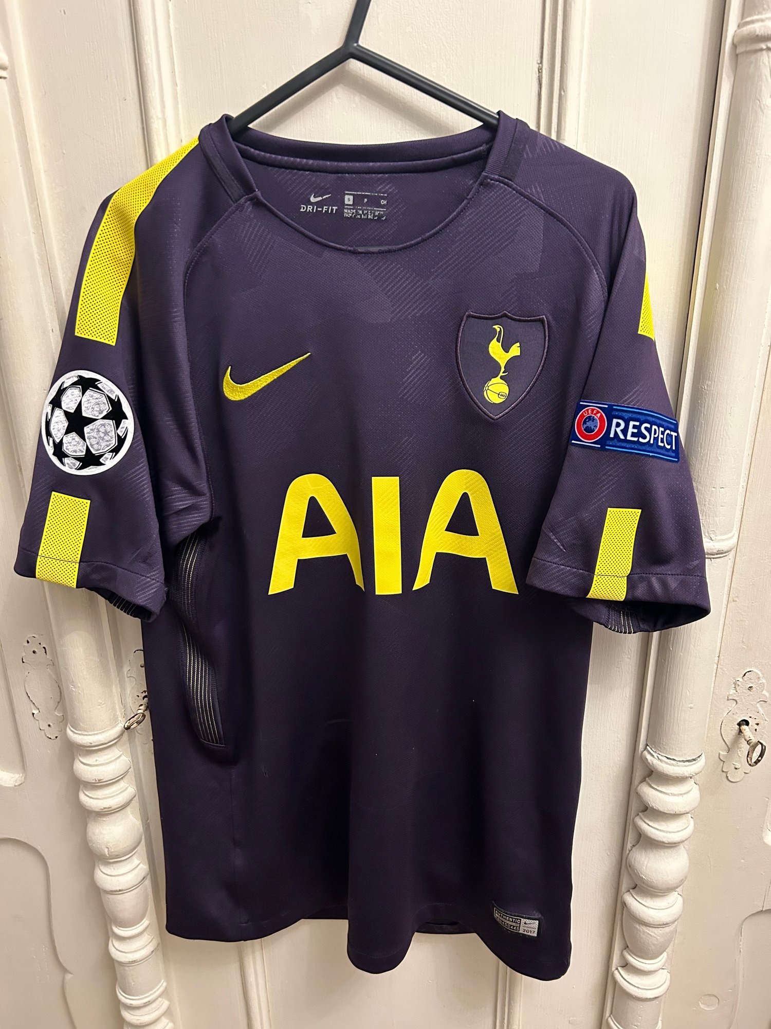 Image of Tottenham Hotspur “DELE 20” 2017/18 Third Shirt + UCL patches (S)