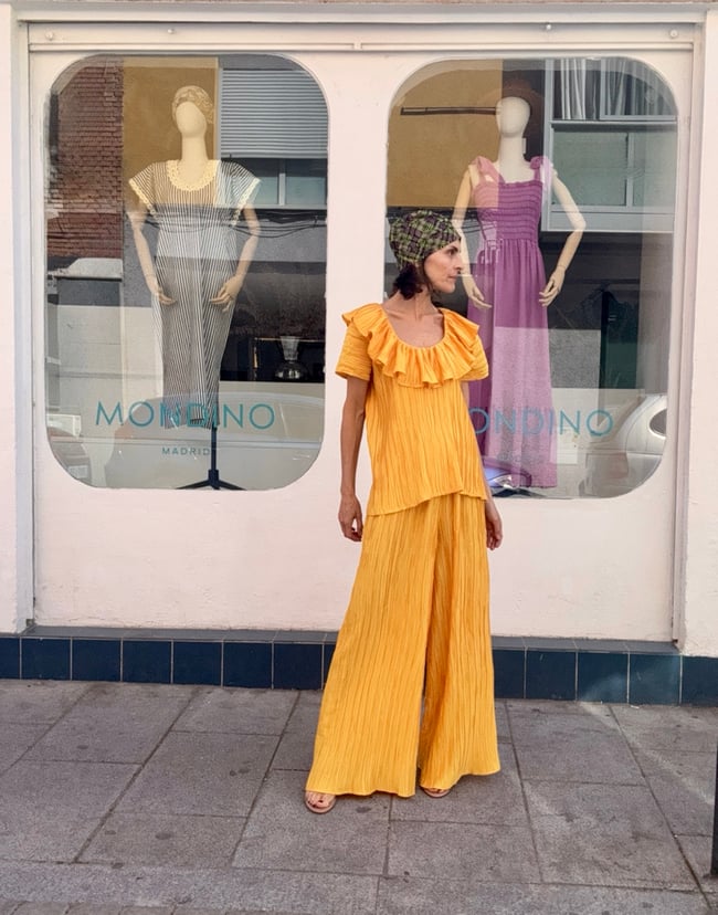 YELLOW PLEATED PANTS